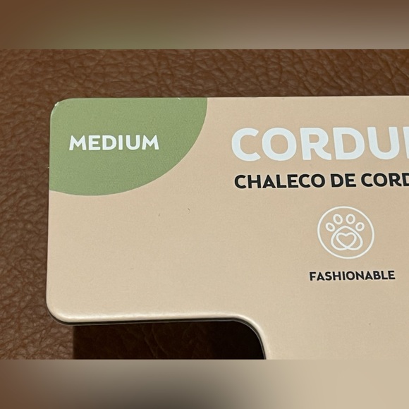 Soft & warm Sherpa lined vest for a medium dog. Corduroy, snap buttons. Brown - Picture 4 of 10